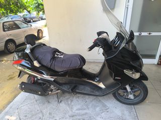 Piaggio XEvo 250 2010-thumb-4
