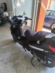 Piaggio XEvo 250 2010-thumb-6