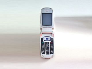2 κλασικά clamshell για συλλογή - Samsung SGH-E700 και Panasonic EB-X70