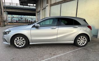 Mercedes-Benz A 160 2016-thumb-1
