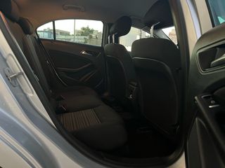 Mercedes-Benz A 160 2016-thumb-12