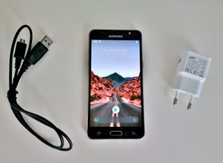 Samsung Galaxy LTE με Android 10 και γνήσιο φορτιστή