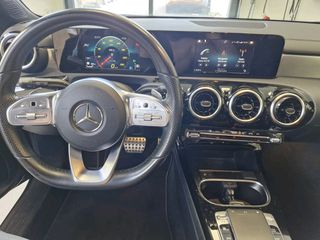 Mercedes-Benz A 180 2019 AMG LINE-thumb-10