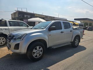 Isuzu D-Max 2018-thumb-2