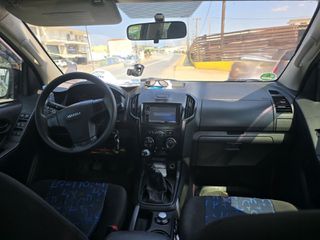 Isuzu D-Max 2018-thumb-4