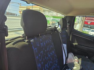 Isuzu D-Max 2018-thumb-5