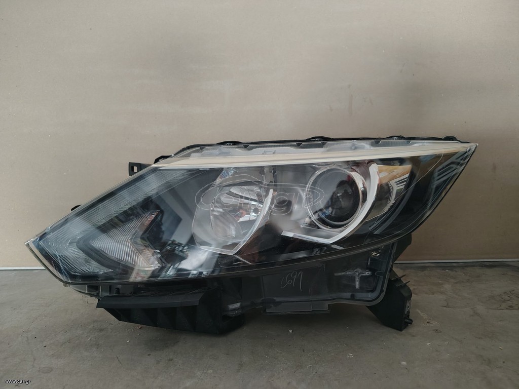 Φανάρι αριστερό Nissan Qashqai 2017 (13897 , 100-18013)