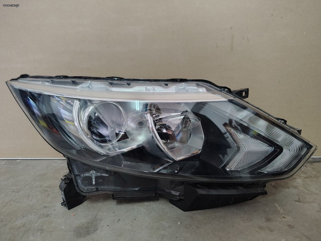 Φανάρι δεξί Nissan Qashqai 2017 (13897 , 100-18013)