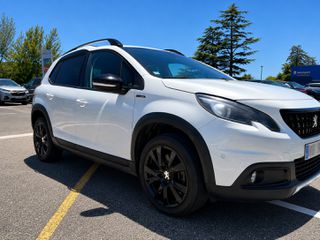 Peugeot 2008 2017 GT LINE 131PS BLACK & WHITE