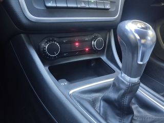 Mercedes-Benz A 160 2013 MERCEDES A 160 URBAN-thumb-26