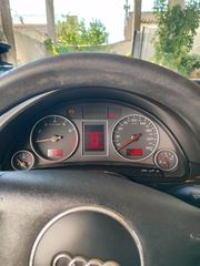Audi A4 2001-thumb-10