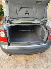 Audi A4 2001-thumb-25