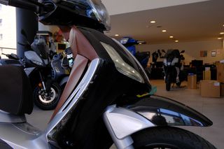 Piaggio Beverly 300i 2010 beverly 300-thumb-3