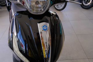 Piaggio Beverly 300i 2010 beverly 300-thumb-6