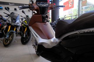 Piaggio Beverly 300i 2010 beverly 300-thumb-13