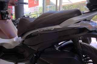 Piaggio Beverly 300i 2010 beverly 300-thumb-14