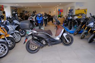 Piaggio Beverly 300i 2010 beverly 300-thumb-21