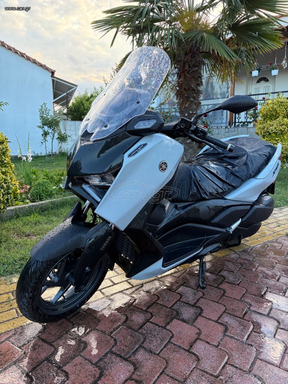 Yamaha XMAX 300 Tech Max 2025
