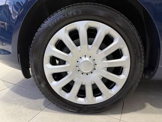Ford Fiesta 2015-thumb-9