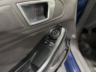 Ford Fiesta 2015-thumb-14