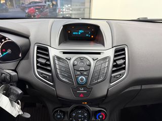 Ford Fiesta 2015-thumb-16