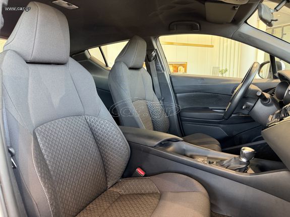 Toyota C-HR 2021 1.8 HYBRID BUSINESS EDITION