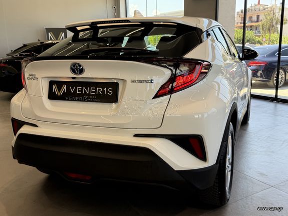 Toyota C-HR 2021 1.8 HYBRID BUSINESS EDITION