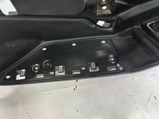 Πόδια δεξιά Yamaha tmax530-thumb-2