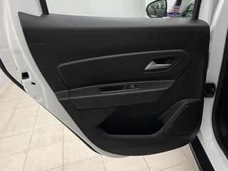Dacia Duster 2023 **RESERVE**1.5 DCI 4X4 EXPRESSION-thumb-8