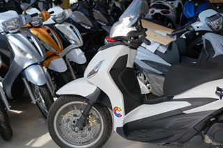 Piaggio Beverly 400 2025 BEVERLY 400 HPE-thumb-1