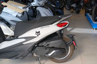 Piaggio Beverly 400 2025 BEVERLY 400 HPE-thumb-2