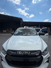 Isuzu D-Max 2025 Double cabin Arena auto