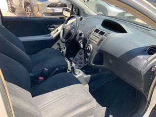 Toyota Yaris 2011 ACTIVE-thumb-8