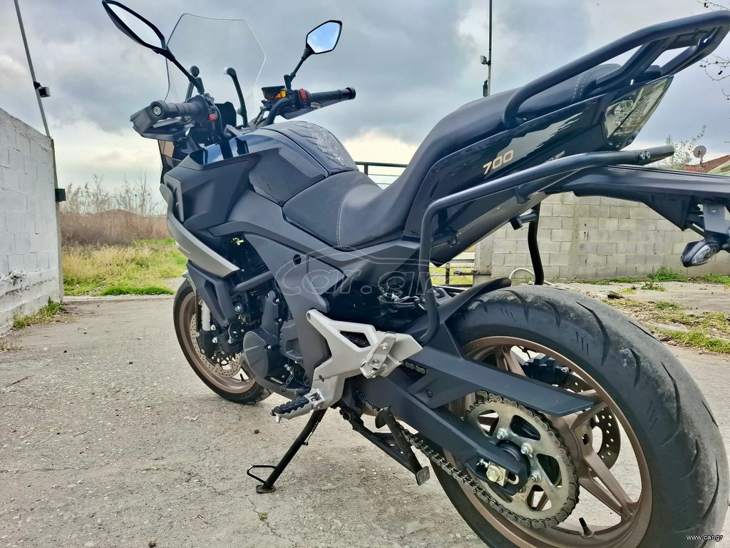 CFmoto 700 MT 2023