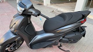 Piaggio Beverly 310 2026 ANNIVERSARY EDITION-thumb-3