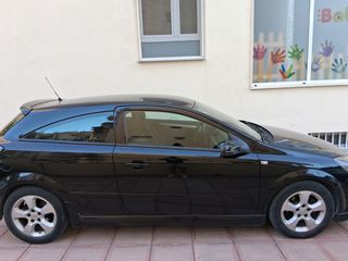 Opel Astra 2006 GTC-thumb-4
