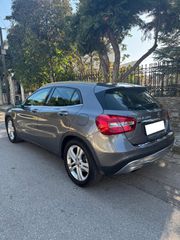 Mercedes-Benz GLA 200 2015-thumb-1