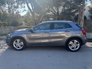 Mercedes-Benz GLA 200 2015-thumb-2