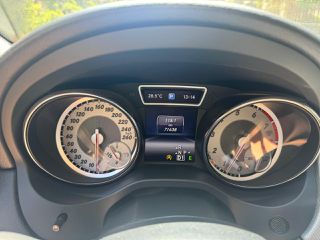Mercedes-Benz GLA 200 2015-thumb-5