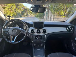 Mercedes-Benz GLA 200 2015-thumb-9