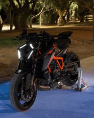 KTM 1390 Super Duke R 2026 1390 super duke r evo-thumb-3
