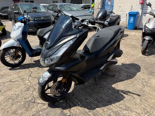 Honda PCX 125 2024-thumb-3