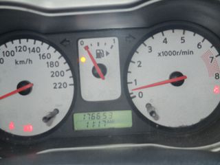 Nissan Note 2009-thumb-13