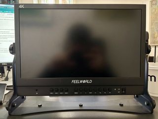 FEELWORLD / SEETEC ATEM156 15.6" Quad HDMI Multiview Monitor + MZ-V190-USB V-Mount Battery