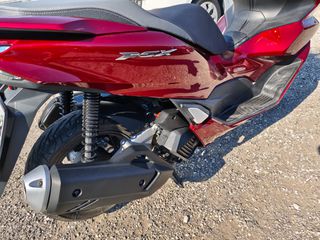 Honda PCX 125 2023-thumb-2
