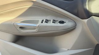 Ford C-Max 2016 cmax Titanium-thumb-13