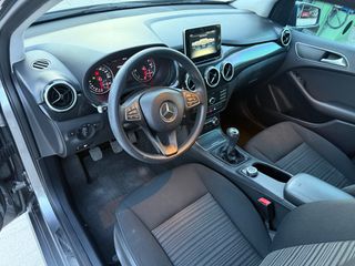 Mercedes-Benz B 180 2014 PROGRESSIVE-thumb-15