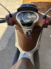 Piaggio Beverly 300 2016-thumb-2