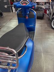 Piaggio Vespa GTS 300 2021-thumb-2