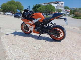 KTM RC 125 2018-thumb-2